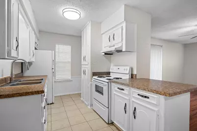 726 E Pecan Street, Hurst, TX 76053 - Photo 9