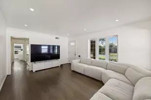 3727 Hawick Ln, Dallas, TX 75220 - Photo 5