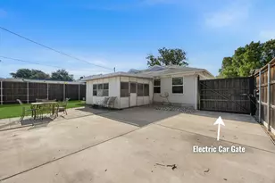 3727 Hawick Ln, Dallas, TX 75220 - Photo 17