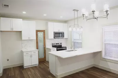 1417 Circle Park Boulevard, Fort Worth, TX 76164 - Photo 3