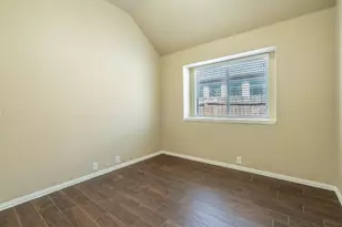 712 Cheryl St, Crowley, TX 76036 - Photo 17
