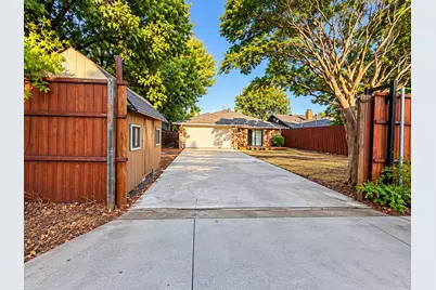 17922 Hillcrest Road, Dallas, TX 75252 - Photo 11