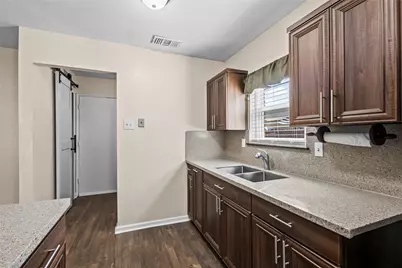 3505 S Columbine Lane, Grand Prairie, TX 75052 - Photo 5