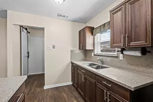 3505 S Columbine Ln, Grand Prairie, TX 75052 - Photo 5
