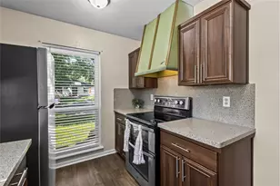 3505 S Columbine Ln, Grand Prairie, TX 75052 - Photo 3