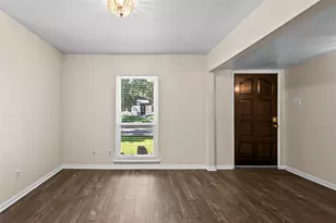 3505 S Columbine Ln, Grand Prairie, TX 75052 - Photo 9