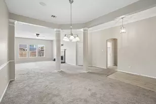 517 Azalea Dr, Glenn Heights, TX 75154 - Photo 5