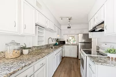 13747 Flagstone Lane, Dallas, TX 75240 - Photo 11