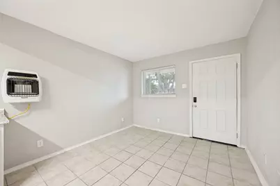 1001 W Elm Street #204, Denison, TX 75020 - Photo 3