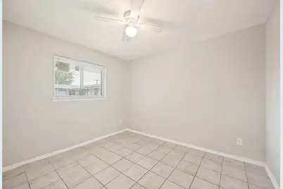 1001 W Elm Street #204, Denison, TX 75020 - Photo 9