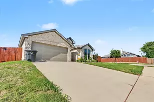 1400 Quail Crk Dr, Cleburne, TX 76033 - Photo 3