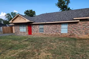 326 N Scullin Ave, Denison, TX 75020 - Photo 1