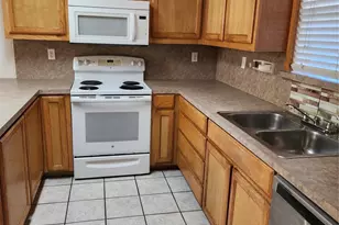 326 N Scullin Ave, Denison, TX 75020 - Photo 5