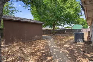 1150 Marc St, Burleson, TX 76028 - Photo 35