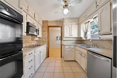 2004 Stefani Court, Arlington, TX 76013 - Photo 5