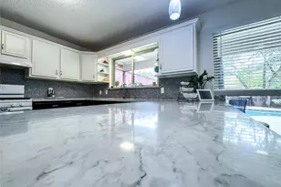 4805 Bonneville Dr, Arlington, TX 76016 - Photo 13