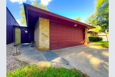4805 Bonneville Drive, Arlington, TX 76016 - Photo 39