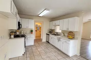 8109 E Summer Trail Dr, Fort Worth, TX 76137 - Photo 5