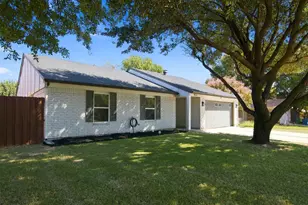 831 Beverly Dr, Grapevine, TX 76051 - Photo 1