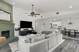 831 Beverly Dr, Grapevine, TX 76051 - Photo 7