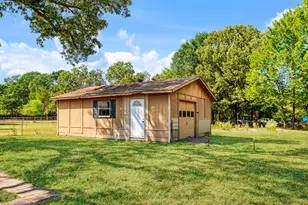 6115 Waggoner St, Reno, TX 75462 - Photo 19