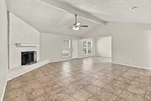 4807 Crestmont Ct, Arlington, TX 76017 - Photo 3