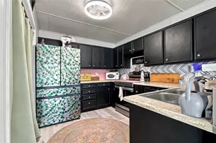 501 Hunters Glen St, Lewisville, TX 75067 - Photo 5