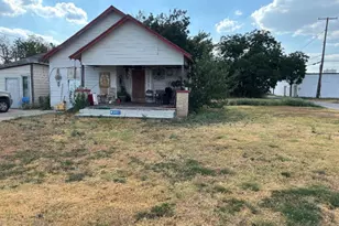 201 5th St, Grand Prairie, TX 75051 - Photo 9