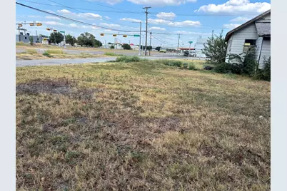 201 5th Street, Grand Prairie, TX 75051 - Photo 5