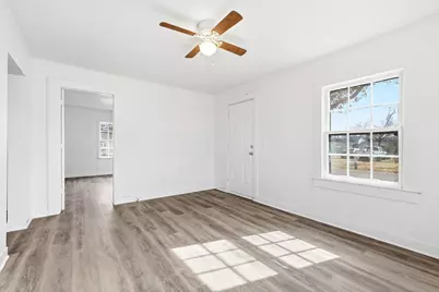803 E 14th Street, Bonham, TX 75418 - Photo 3