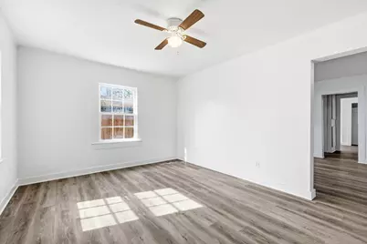 803 E 14th Street, Bonham, TX 75418 - Photo 5
