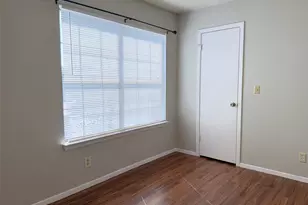 740 W Collins St, Denton, TX 76201 - Photo 17