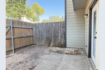 740 W Collins Street, Denton, TX 76201 - Photo 23