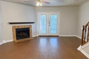 740 W Collins St, Denton, TX 76201 - Photo 9