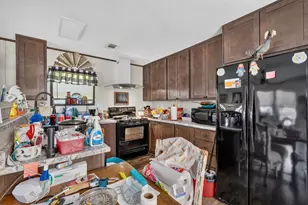 2809 Cypress St, Granbury, TX 76048 - Photo 5
