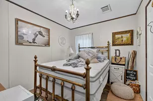 2809 Cypress St, Granbury, TX 76048 - Photo 7