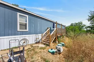 2809 Cypress St, Granbury, TX 76048 - Photo 11