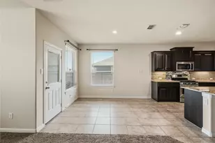 560 Pendennis Dr, Saginaw, TX 76131 - Photo 11