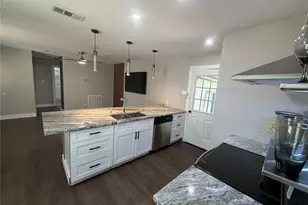 231 Elm St, Hurst, TX 76053 - Photo 9