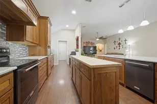 217 Southpeak Ln, Ponder, TX 76259 - Photo 7