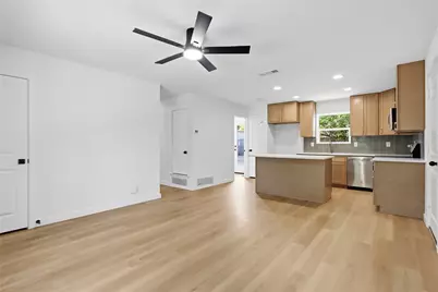 527 W Aubrey Street, Pilot Point, TX 76258 - Photo 5
