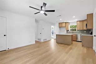527 W Aubrey St, Pilot Point, TX 76258 - Photo 5
