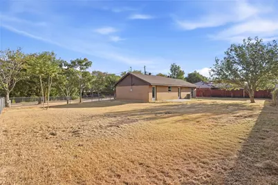 527 W Aubrey Street, Pilot Point, TX 76258 - Photo 19