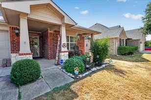 521 Leatherman Dr, Saginaw, TX 76179 - Photo 3