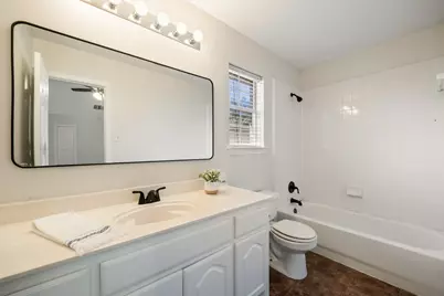 2405 Greenwich Drive, Carrollton, TX 75006 - Photo 17
