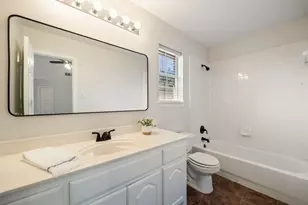2405 Greenwich Dr, Carrollton, TX 75006 - Photo 17