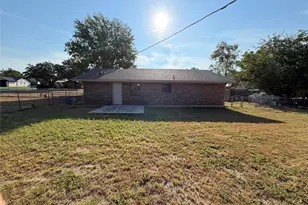 711 Vickie Dr, Azle, TX 76020 - Photo 15