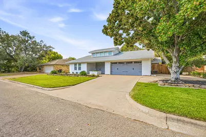 1202 Red Bird Lane, Granbury, TX 76048 - Photo 3