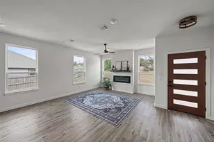 5824 Stonegate Cir, Granbury, TX 76048 - Photo 5