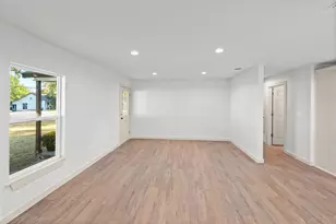 1047 Davis Street N, Sulphur Springs, TX 75482 - Photo 11